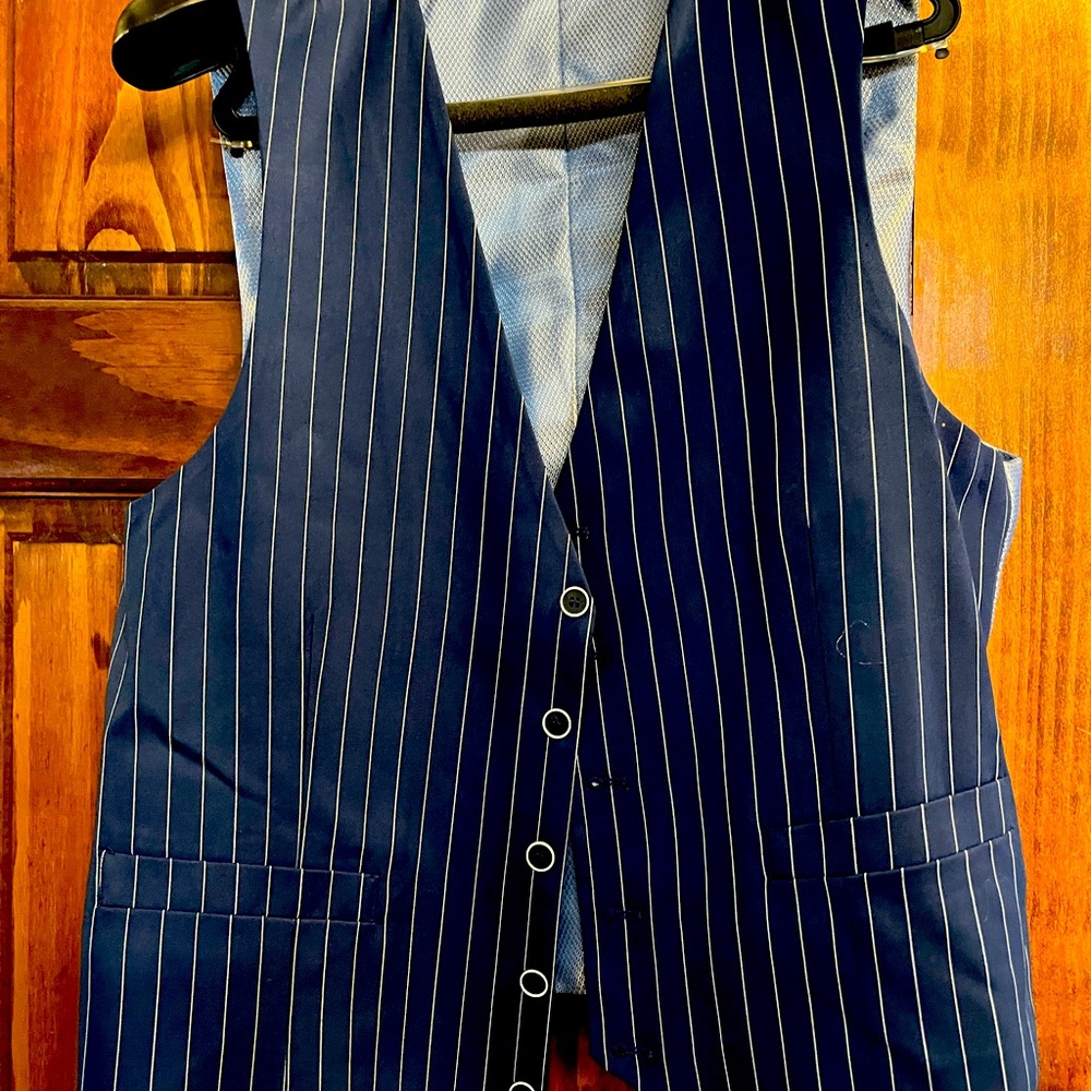Brand new Vinci 3 piece suit